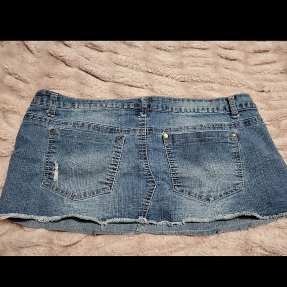 Y2K denim mini skirt - Picture 2 of 3